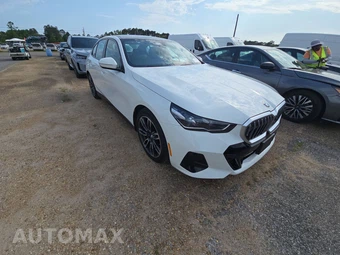 2026 BMW 5 Series Sedan 530i xDrive M SPORT LINE - miniatura 3