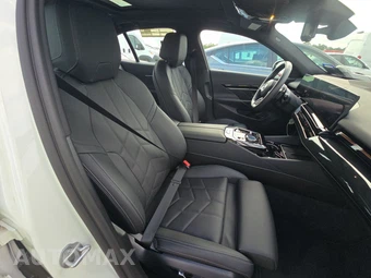 2026 BMW 5 Series Sedan 530i xDrive M SPORT LINE - miniatura 8