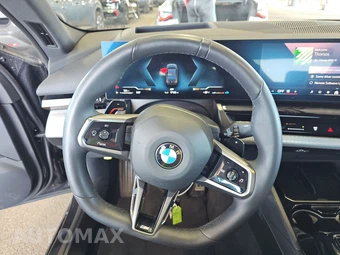 2026 BMW 5 Series Sedan 530i xDrive M SPORT LINE - miniatura 16