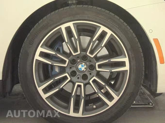 2026 BMW 5 Series Sedan 530i xDrive M SPORT LINE - miniatura 10