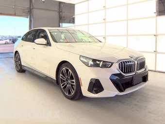 2026 BMW 5 Series Sedan 530i xDrive M SPORT LINE - miniatura 4