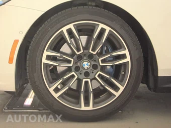 2026 BMW 5 Series Sedan 530i xDrive M SPORT LINE - miniatura 9