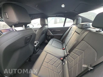 2026 BMW 5 Series Sedan 530i xDrive M SPORT LINE - miniatura 13