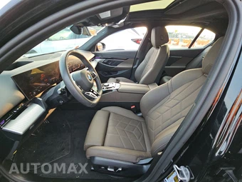 2026 BMW 5 Series Sedan 530i xDrive M SPORT LINE - miniatura 13