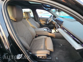 2026 BMW 5 Series Sedan 530i xDrive M SPORT LINE - miniatura 14