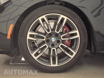 2026 BMW 5 Series Sedan 530i xDrive M SPORT LINE - miniatura 9