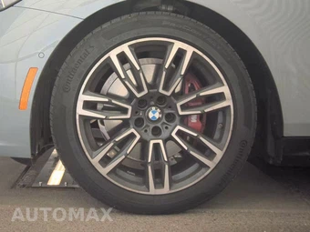 2026 BMW 5 Series Sedan 530i xDrive M SPORT LINE - miniatura 9