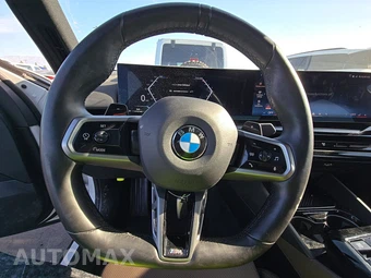 2026 BMW 5 Series Sedan 530i xDrive M SPORT LINE - miniatura 10