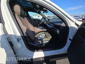 2026 BMW 5 Series Sedan 530i xDrive M SPORT LINE - miniatura 8