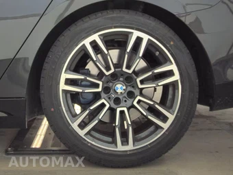 2026 BMW 5 Series Sedan 530i xDrive M SPORT LINE - miniatura 12