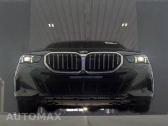 2026 BMW 5 Series Sedan 530i xDrive M SPORT LINE - miniatura 3