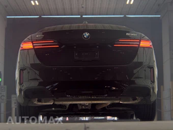 2026 BMW 5 Series Sedan 530i xDrive M SPORT LINE - miniatura 7