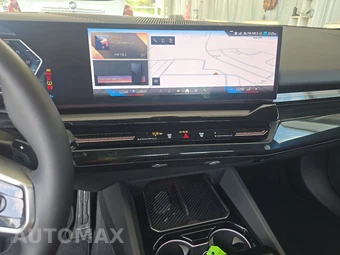 2026 BMW 5 Series Sedan 530i xDrive M SPORT LINE - miniatura 11