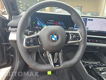 2026 BMW 5 Series Sedan 530i xDrive M SPORT LINE - miniatura 16