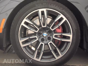 2026 BMW 5 Series Sedan 530i xDrive M SPORT LINE - miniatura 9