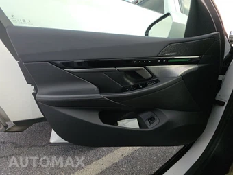 2026 BMW 5 Series Sedan 530i xDrive M SPORT LINE - miniatura 15