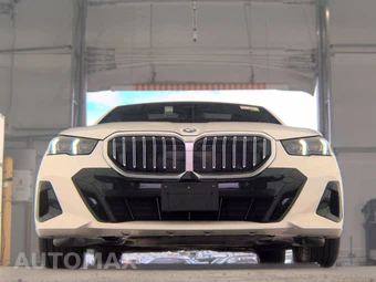 2026 BMW 5 Series Sedan 530i xDrive M SPORT LINE - miniatura 3