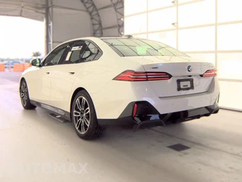 2026 BMW 5 Series Sedan 530i xDrive M SPORT LINE - miniatura 8