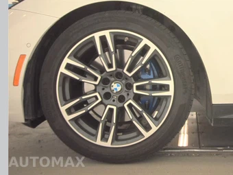 2026 BMW 5 Series Sedan 530i xDrive M SPORT LINE - miniatura 9