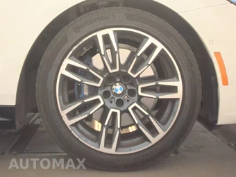 2026 BMW 5 Series Sedan 530i xDrive M SPORT LINE - miniatura 10