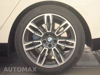 2026 BMW 5 Series Sedan 530i xDrive M SPORT LINE - miniatura 12