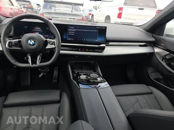 2026 BMW 5 Series Sedan 530i xDrive M SPORT LINE - miniatura 17