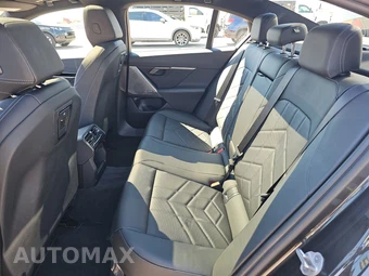 2026 BMW 5 Series Sedan 530i xDrive M SPORT LINE - miniatura 19