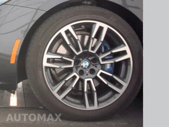 2026 BMW 5 Series Sedan 530i xDrive M SPORT LINE - miniatura 9