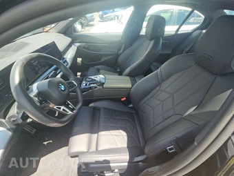 2026 BMW 5 Series Sedan 530i xDrive M SPORT LINE - miniatura 7