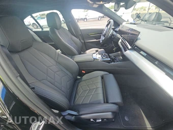 2026 BMW 5 Series Sedan 530i xDrive M SPORT LINE - miniatura 8