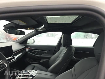 2026 BMW 5 Series Sedan 530i xDrive M SPORT LINE - miniatura 14