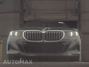 2026 BMW 5 Series Sedan 530i xDrive M SPORT LINE - miniatura 3