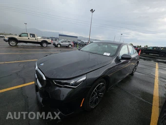 2026 BMW 5 Series Sedan 530i xDrive M SPORT LINE - samochód z USA z aukcji Manheim, oferta Kup Teraz w AUTOMAX