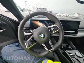 2026 BMW 5 Series Sedan 530i xDrive M SPORT LINE - miniatura 10