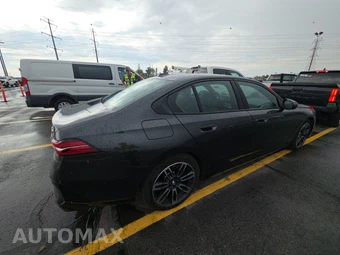 2026 BMW 5 Series Sedan 530i xDrive M SPORT LINE - miniatura 4