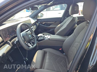 2026 BMW 5 Series Sedan 530i xDrive M SPORT LINE - miniatura 13