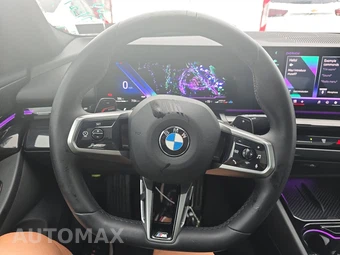2026 BMW 5 Series Sedan 530i xDrive M SPORT LINE - miniatura 16
