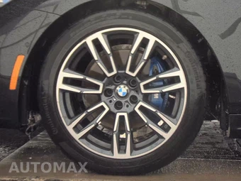 2026 BMW 5 Series Sedan 530i xDrive M SPORT LINE - miniatura 9