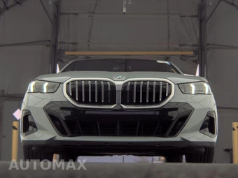 2026 BMW 5 Series Sedan 530i xDrive M SPORT LINE - miniatura 3
