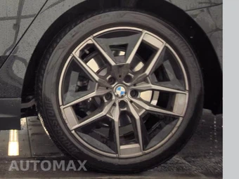 2026 BMW 5 Series Sedan 530i xDrive - miniatura 12