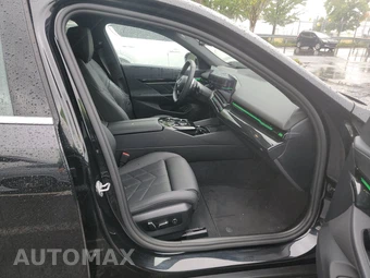 2026 BMW 5 Series Sedan 530i xDrive - miniatura 14