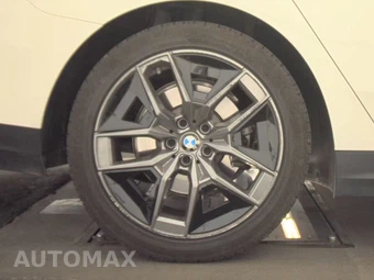 2026 BMW 5 Series Sedan 530i xDrive - miniatura 11