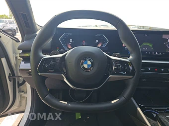 2026 BMW 5 Series Sedan 530i xDrive - miniatura 16