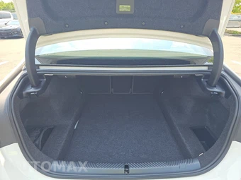2026 BMW 5 Series Sedan 530i xDrive - miniatura 23
