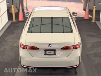 2026 BMW 5 Series Sedan 530i xDrive - miniatura 6