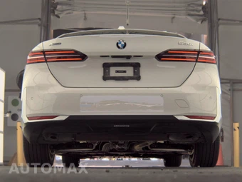 2026 BMW 5 Series Sedan 530i xDrive - miniatura 7
