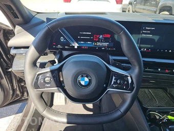2026 BMW 5 Series Sedan 530i xDrive - miniatura 16