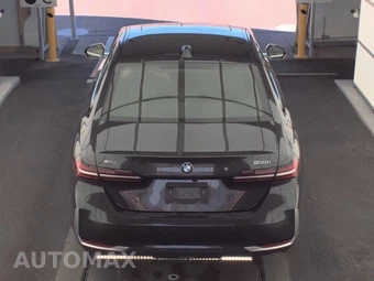 2026 BMW 5 Series Sedan 530i xDrive - miniatura 6
