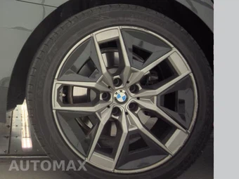 2026 BMW 5 Series Sedan 530i xDrive - miniatura 11