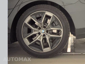 2026 BMW 5 Series Sedan 530i xDrive - miniatura 12